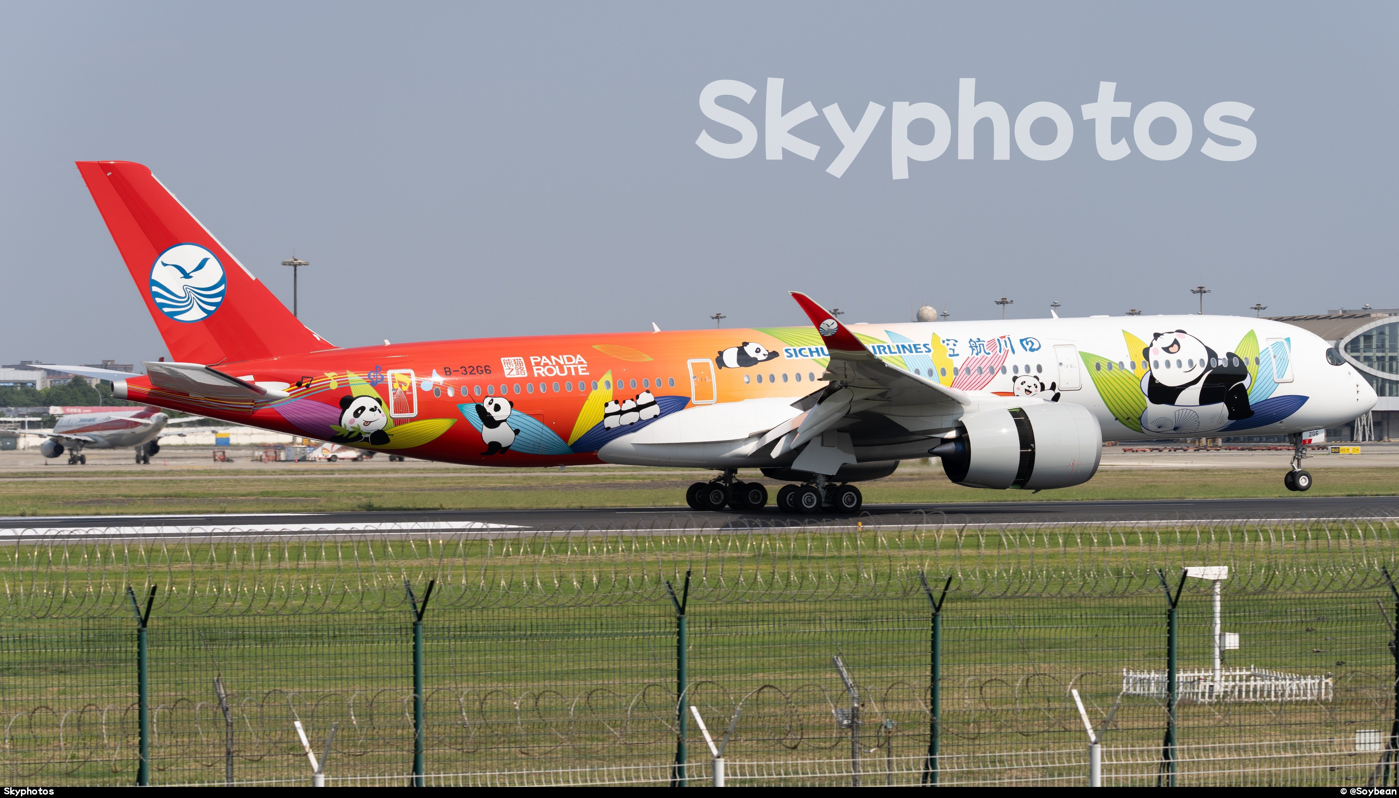 四川航空 A350-941 at 成都双流机场